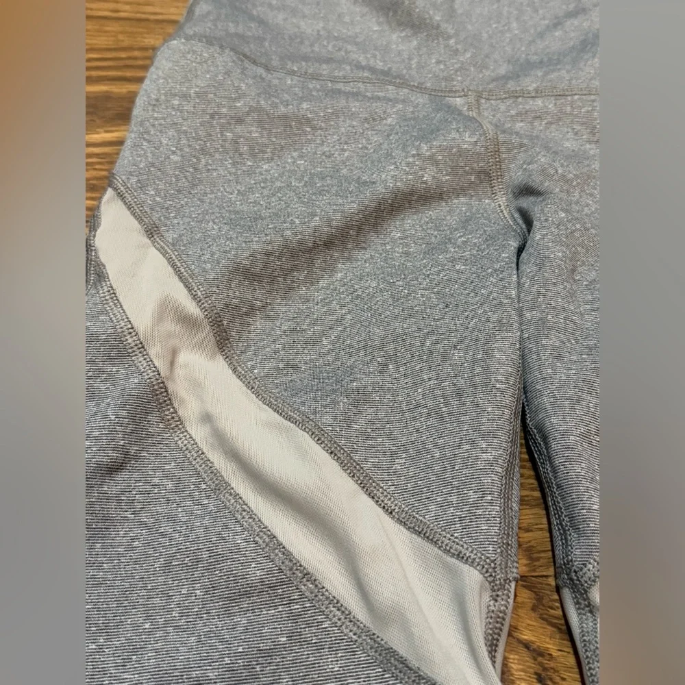 Aerie. Chill Play Move Leggings. Gray & White Stripe. Size Small.